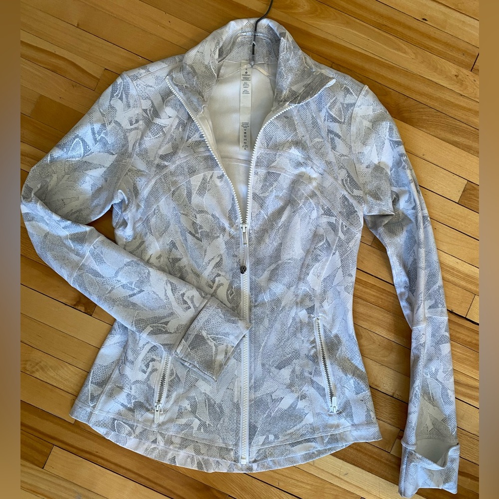 Lululemon Define - first release - jasmine white multi